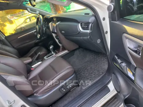 HILUX SW4 2.8 SRX 4X4 7 Lugares 16V Turbo Intercooler