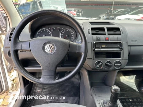 POLO - 1.6 MI 8V 4P MANUAL