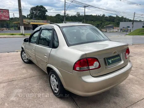 CLASSIC 1.0 MPFI Sedan 8V