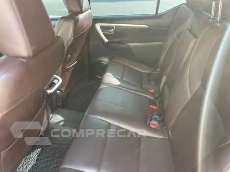 HILUX SW4 2.7 SRV 7 Lugares 4X2 16V