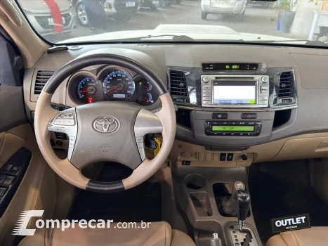 HILUX SW4 3.0 SRV 4X4 7 LUGARES 16V TURBO INTERCO