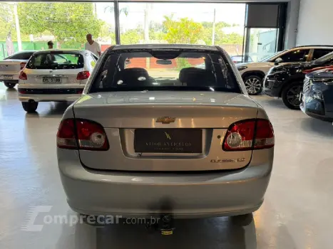 CLASSIC 1.0 MPFI LS 8V FLEX 4P MANUAL