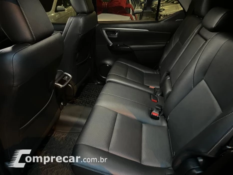 HILUX SW4 2.8 D-4d Turbo SRX 7L 4X4