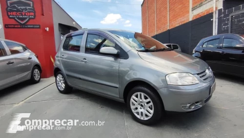 Volkswagen FOX 1.6 MI 8V 4 portas