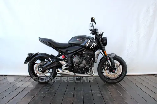 TRIUMPH TRIDENT 660