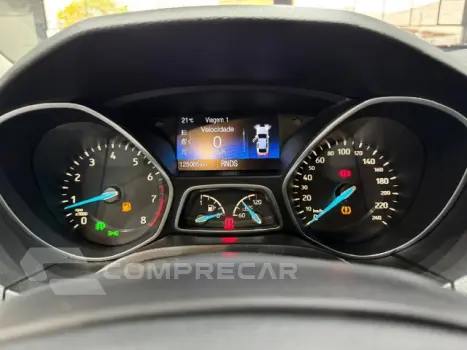 FOCUS HATCH - 2.0 TITANIUM 16V 4P POWERSHIFT