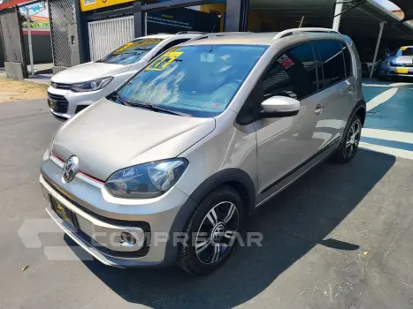 Volkswagen up! cross 1.0 TSI Total Flex 12V 5p 4 portas