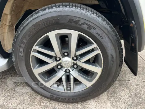 HILUX SW4 2.8 D-4d Turbo SRX 4X4