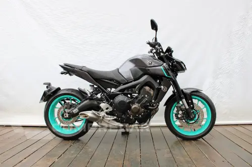 YAMAHA MT-09