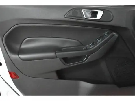 FIESTA HATCH - 1.6 TITANIUM HATCH 16V 4P MANUAL