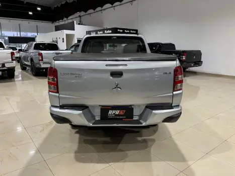 L200 TRITON 2.4 16V Turbo GLS CD 4X4