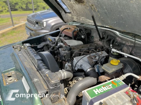 T-4 4x4 2.8 TB Int. Cap. Rígida Diesel