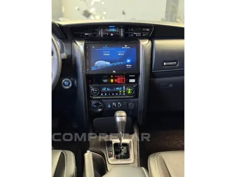 HILUX SW4 2.8 D-4D TURBO DIESEL SRX 7L 4X4 AUTOMÁTICO