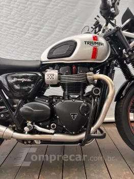 TRIUMPH STREET TWIN
