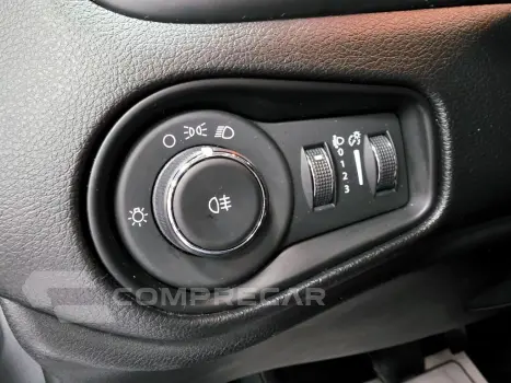 Renegade 1.8 4x2 Flex 16V Aut.
