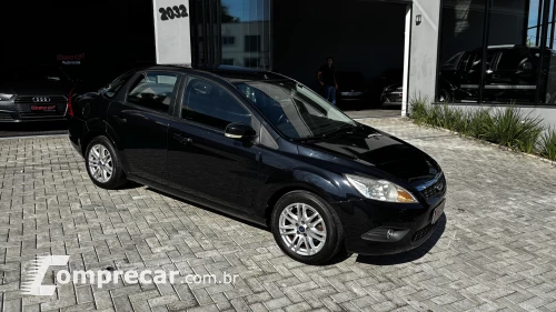 FORD FOCUS 2.0 S Sedan 16V 4 portas
