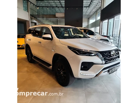 HILUX SW4 2.8 D-4D TURBO DIESEL SRX 7L 4X4 AUTOMÁTICO