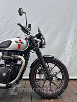 TRIUMPH STREET TWIN