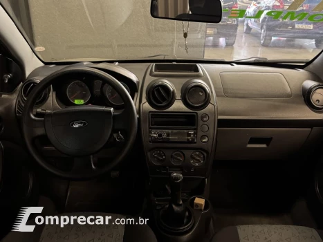 Fiesta 1.6 Rocam Sedan 8V Flex 4P Manual