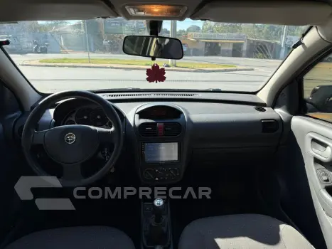 CORSA 1.4 MPFI Premium Sedan 8V