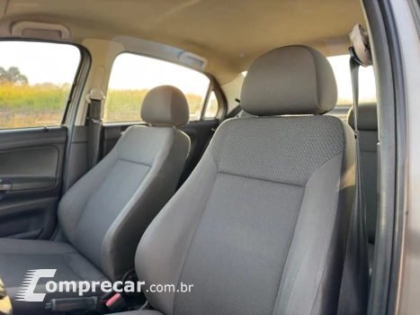 VOYAGE 1.0 MI 8V FLEX 4P MANUAL