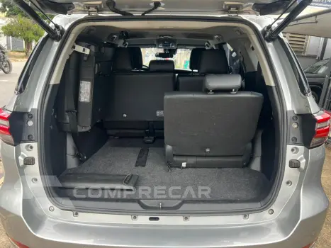 HILUX SW4 2.8 D-4d Turbo SRX 7L 4X4