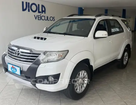 Toyota Hilux SW4 SRV D4-D 4x4 3.0 TDI Dies. Aut 5 portas