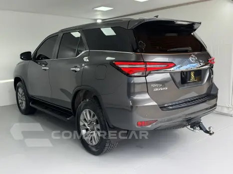 HILUX SW4 2.8 D-4d Turbo SRX 7L 4X4