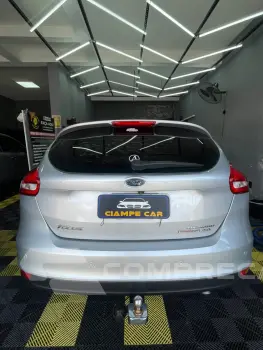 FOCUS 2.0 Titanium Hatch 16V