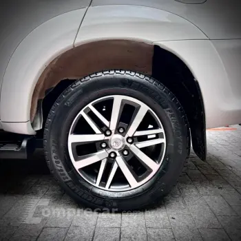 HILUX SW4 3.0 SRV 4X4 7 Lugares 16V Turbo Intercooler