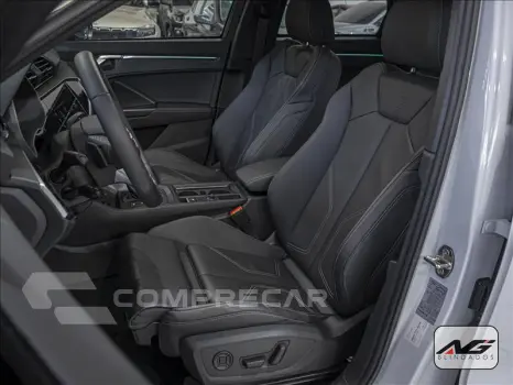 Q3 2.0 40 TFSI Performance Black Quattro