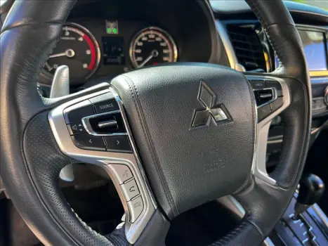 L200 TRITON 2.4 16V Turbo Sport Hpe-s CD 4X4