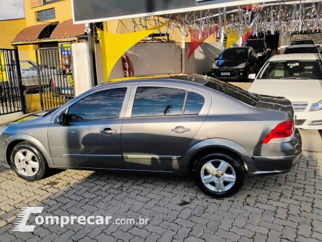 VECTRA 2.0 MPFI Expression 8V