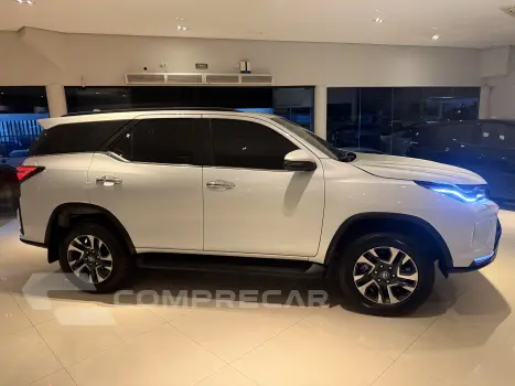 HILUX SW4 2.8 D-4d Turbo SRX Platinum 7L 4X4