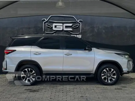 HILUX SW4 2.8 D-4D TURBO DIESEL DIAMOND 7L 4X4 AUTOMÁTICO