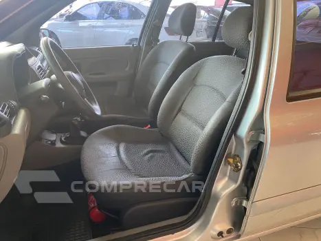 CLIO 1.0 Authentique 8V