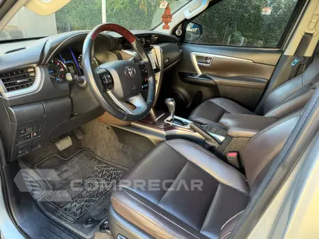 HILUX SW4 2.8 D-4d Turbo SRX 7L 4X4