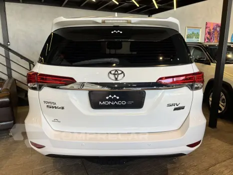 Hilux SW4 2.7 16V 4P FLEX SRV 7 LUGARES AUTOMÁTICO