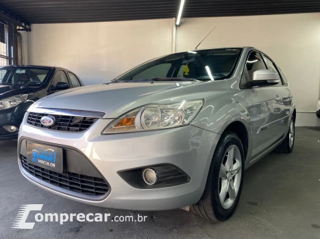 FORD FOCUS 1.6 GLX 8V 4 portas