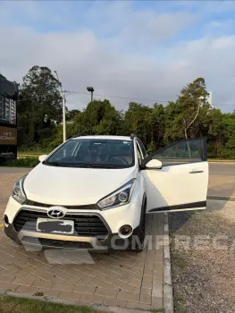Hyundai HB20X 1.6 16V Premium 4 portas