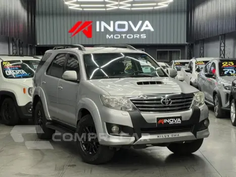 HILUX SW4 - 3.0 SRV 4X4 7 LUGARES 16V TURBO INTERCOOLER 4P A