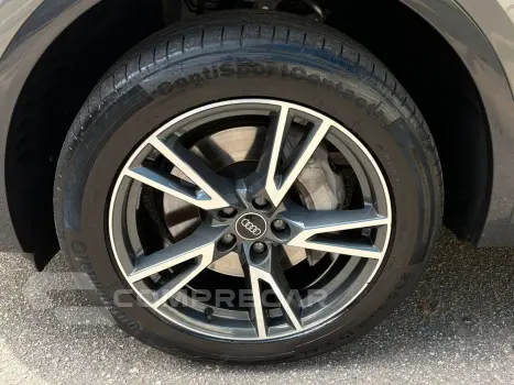 Q5 2.0 55 Tfsie Phev Sportback Performance Black Quattro S T