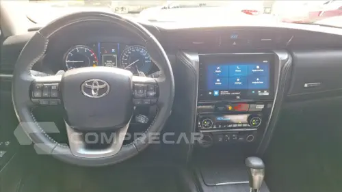 HILUX SW4 2.8 D-4D TURBO DIESEL SRX PLATINUM 7L 4