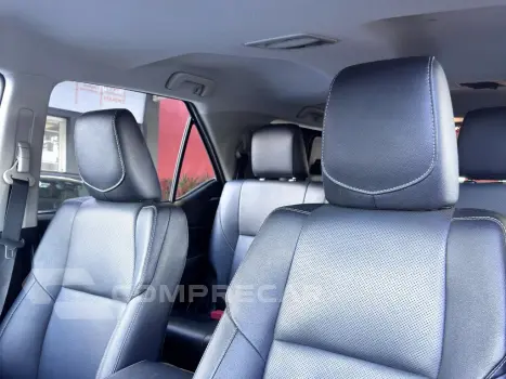 HILUX SW4 2.8 D-4D TURBO DIESEL SRX 7L 4X4 AUTOMÁTICO