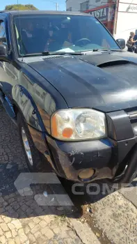 NISSAN Frontier 4 portas