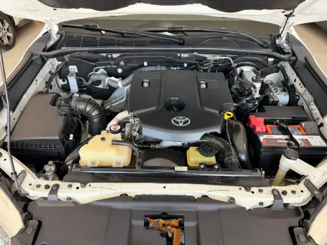 HILUX 2.8 D-4d Turbo CD SRX 4X4