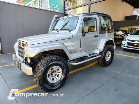 T-4 4x4 3.0 TB Int. Cap. Rígida Diesel