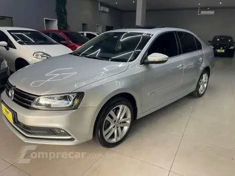Volkswagen JETTA 2.0 TSI Highline 4 portas