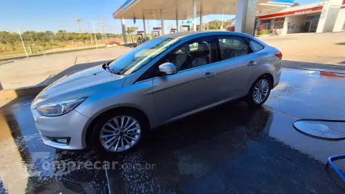 FOCUS 2.0 Titanium Fastback 16V