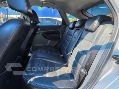 FOCUS HATCH - 2.0 GLX 16V 4P AUTOMÁTICO